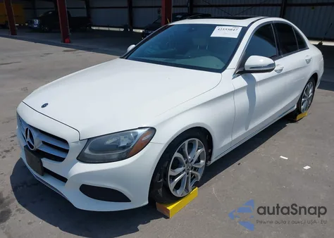 2018 Mercedes-Benz C 300 из США, поврежденный, VIN 55SWF4JB3JU239043